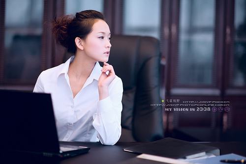 　　受孕过程是通过精子与卵子在输卵管相遇、结合，并